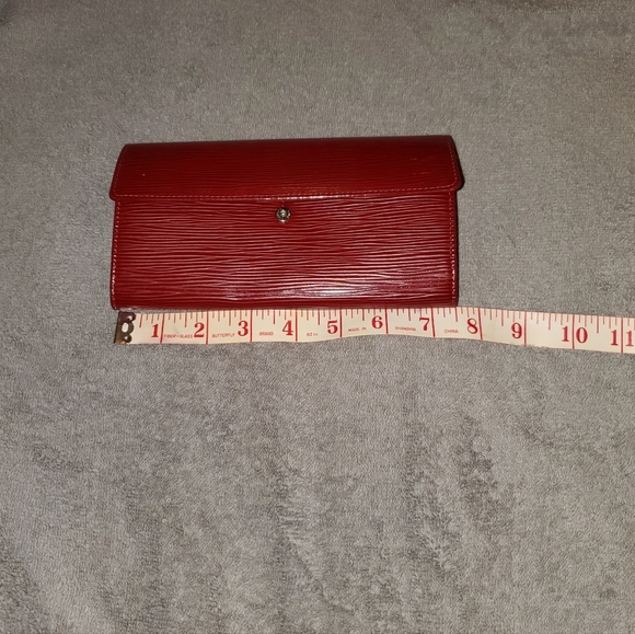 LOUIS VUITTON WALLET - Picture 7 of 14